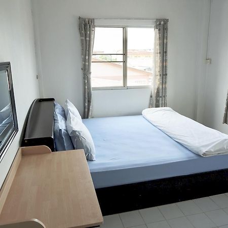 Tourist Inn Чианг Рай Екстериор снимка